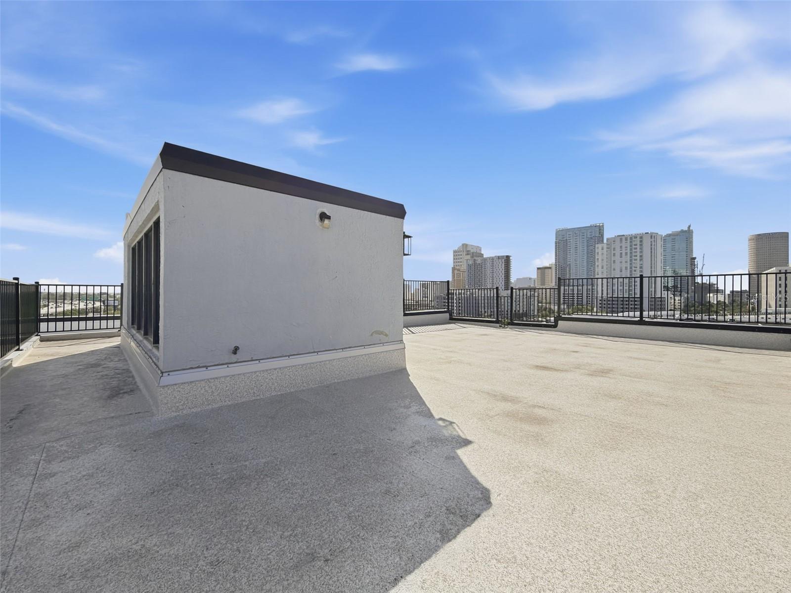 Image 40 of 48 For 201 Laurel Street 1006