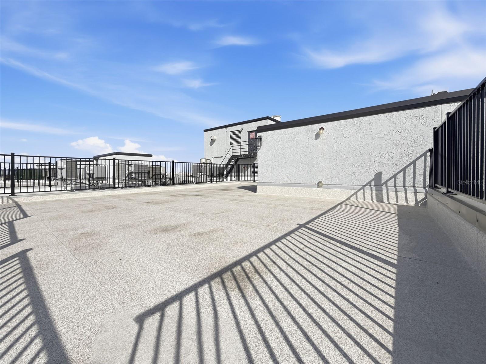 Image 42 of 48 For 201 Laurel Street 1006