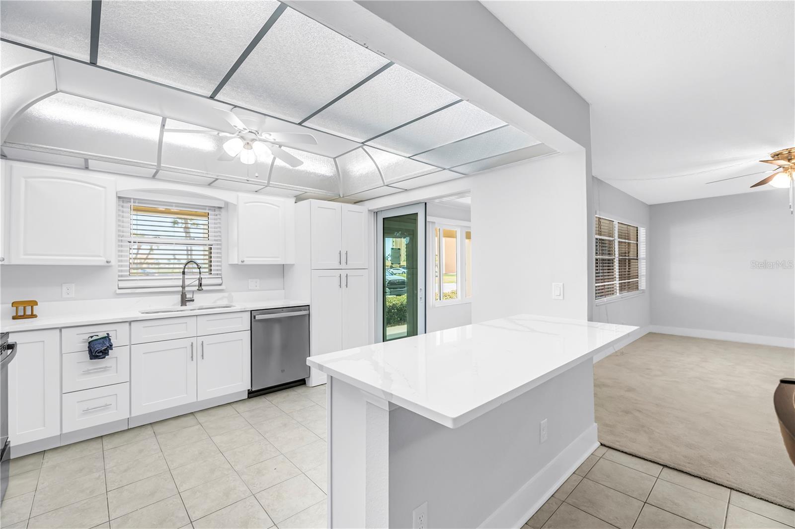 Image 11 of 31 For 4700 Cove Circle 103