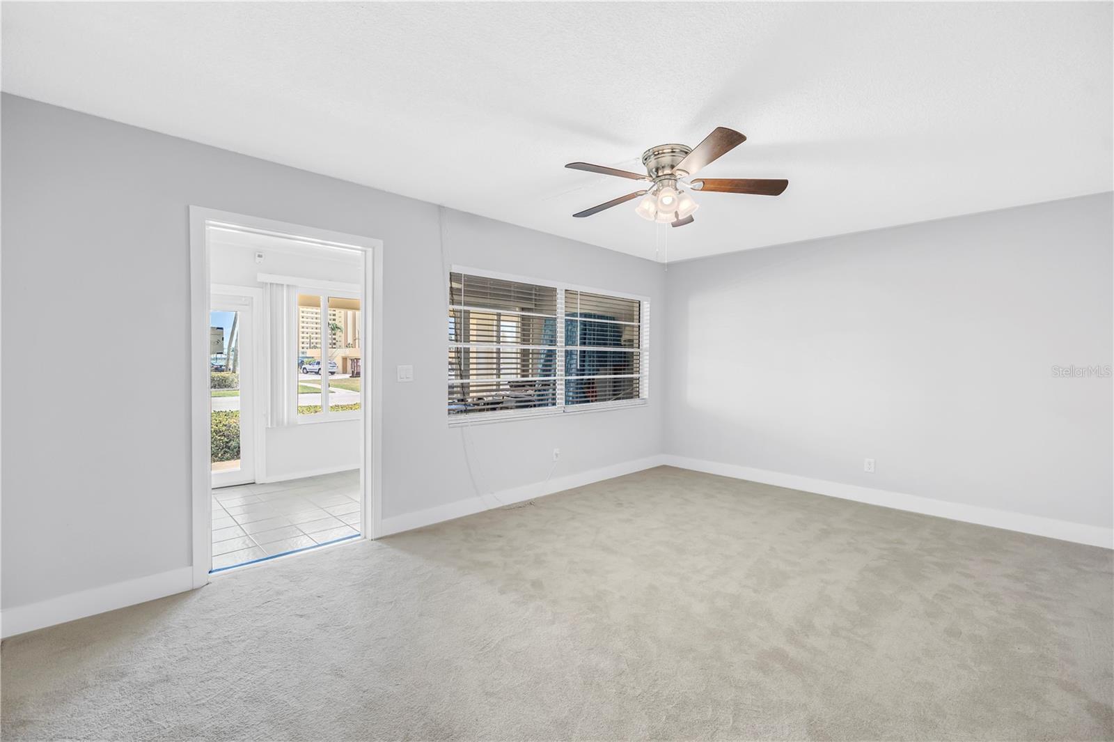 Image 17 of 31 For 4700 Cove Circle 103