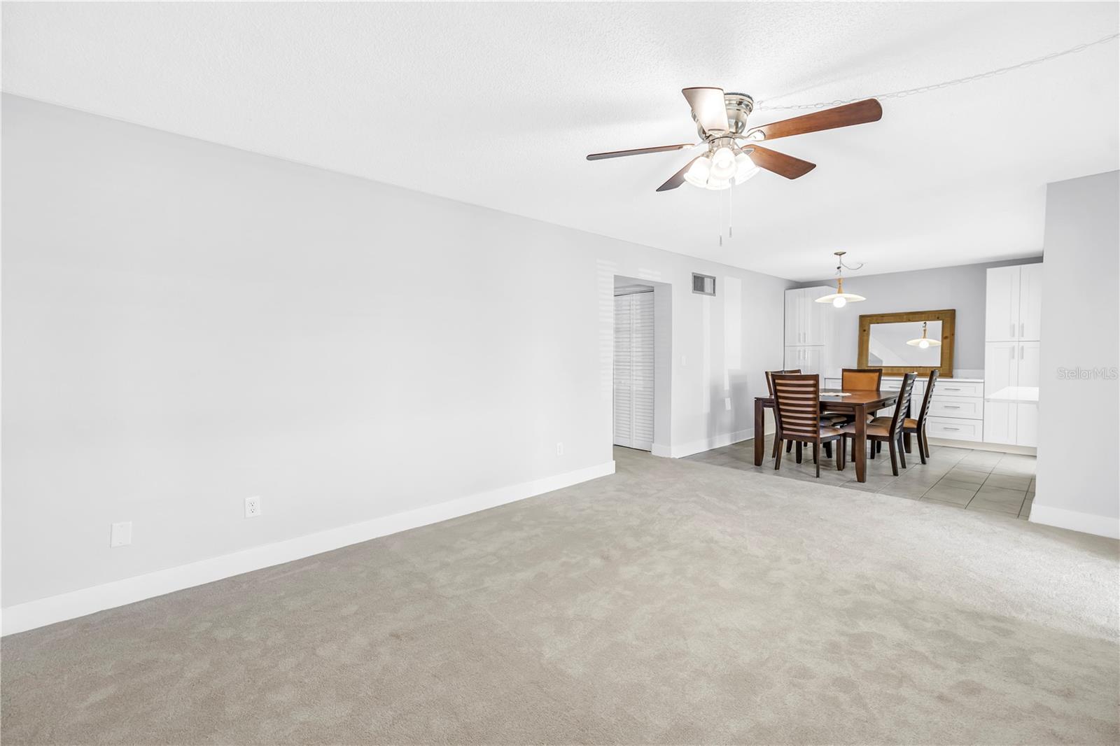 Image 19 of 31 For 4700 Cove Circle 103