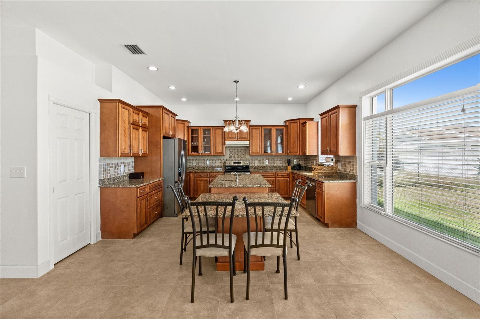 Image 11 of 47 For 710 116th Avenue