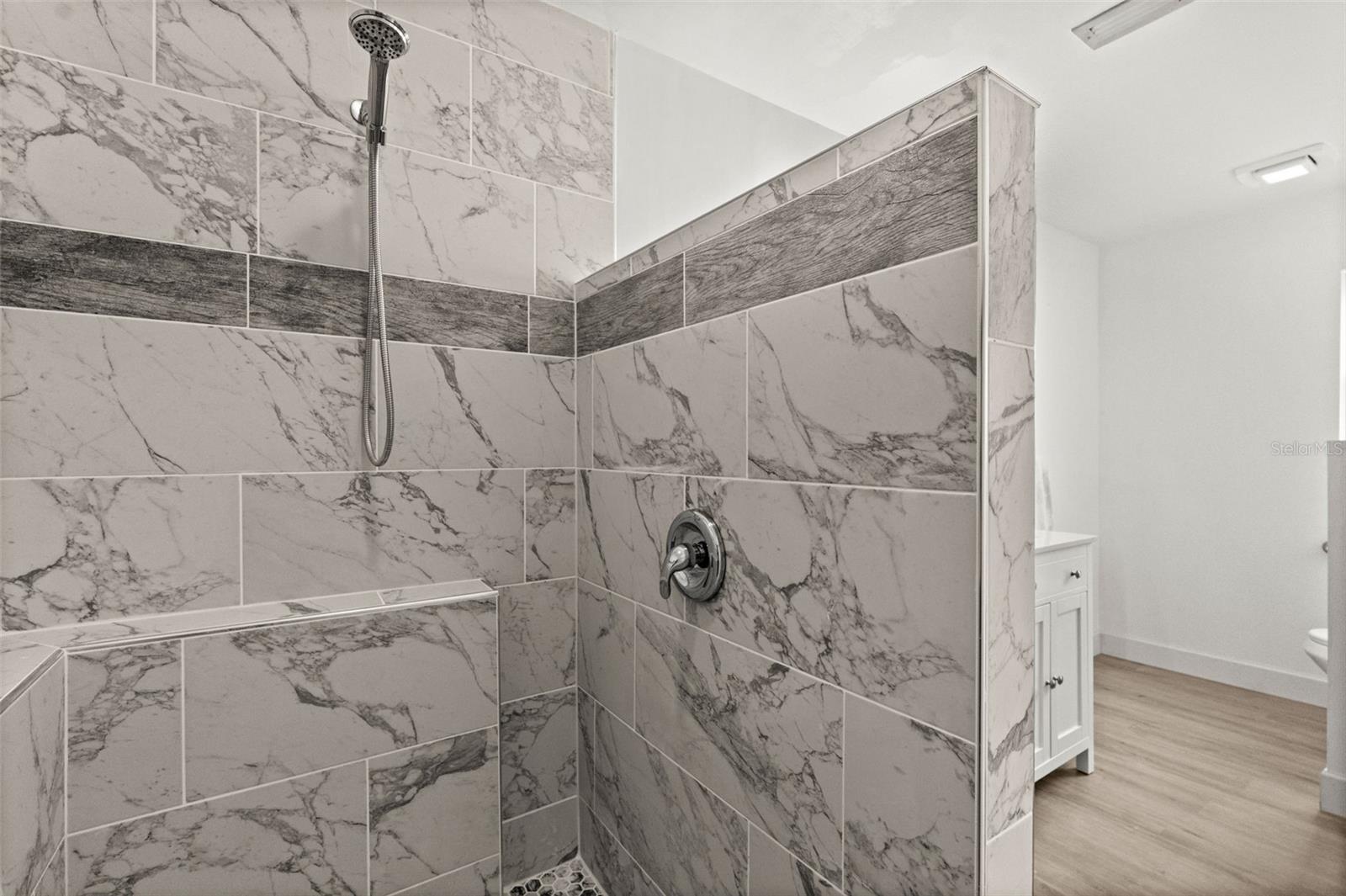 Image 27 of 47 For 710 116th Avenue