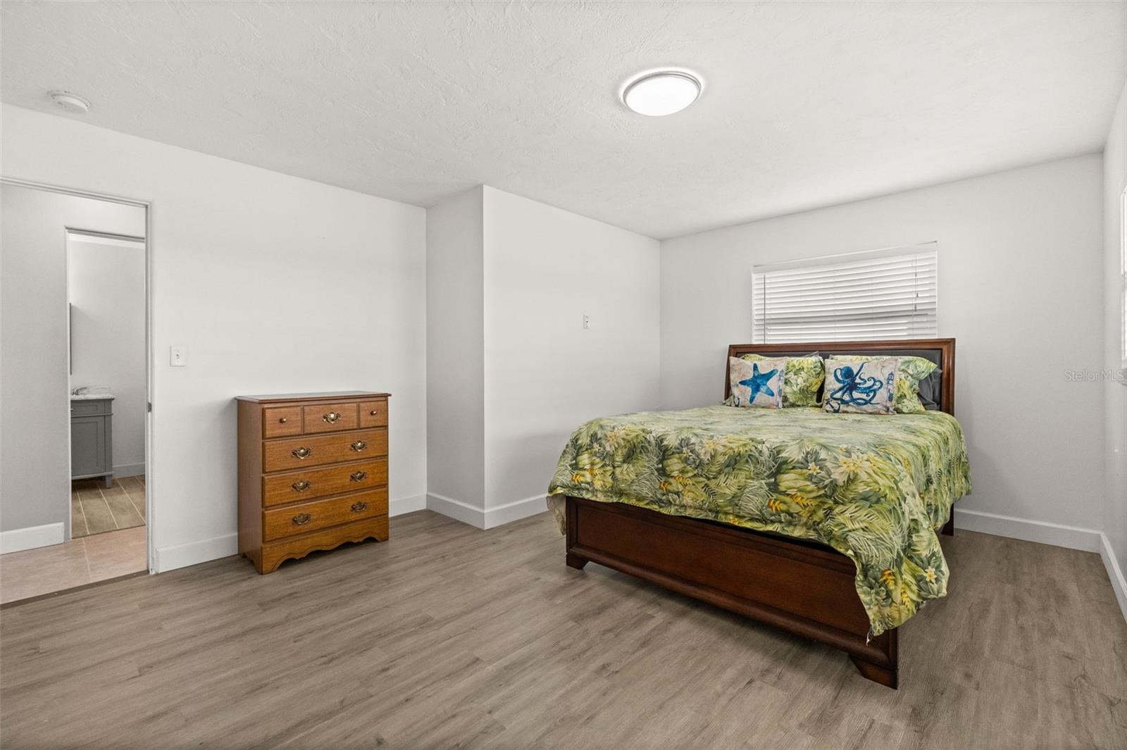 Image 33 of 47 For 710 116th Avenue