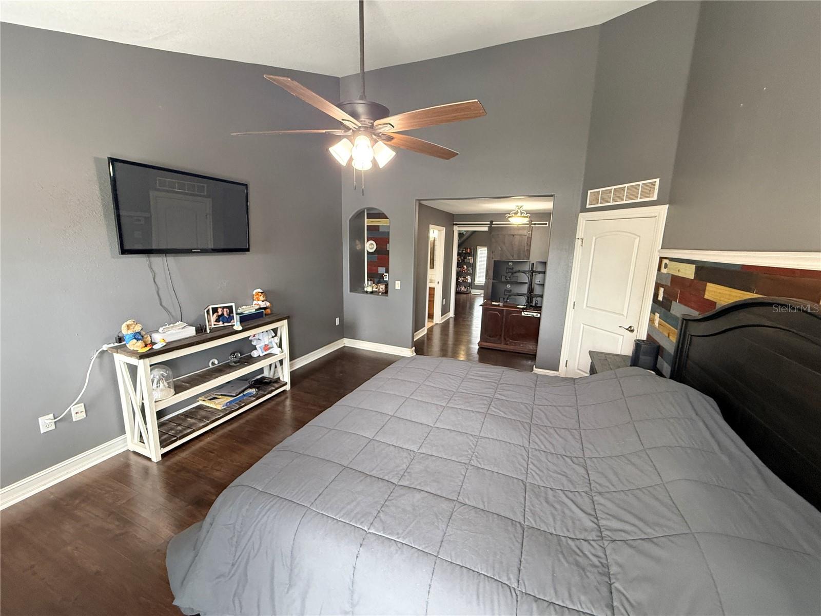 Image 17 of 26 For 34834 Redding Lane