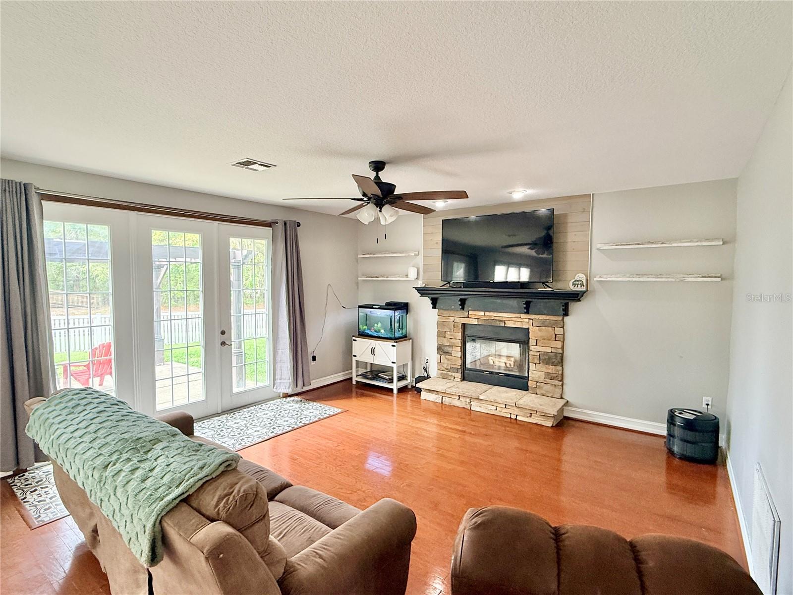 Image 4 of 26 For 34834 Redding Lane