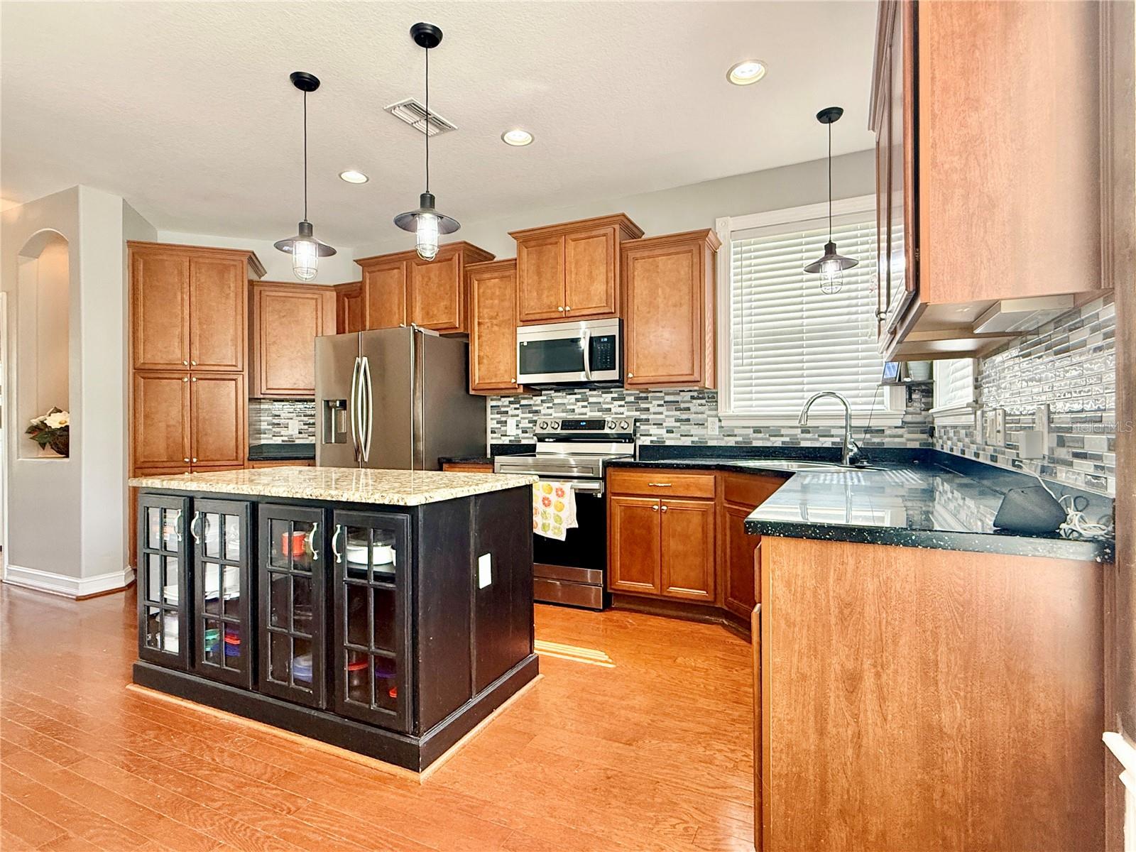 Image 8 of 26 For 34834 Redding Lane