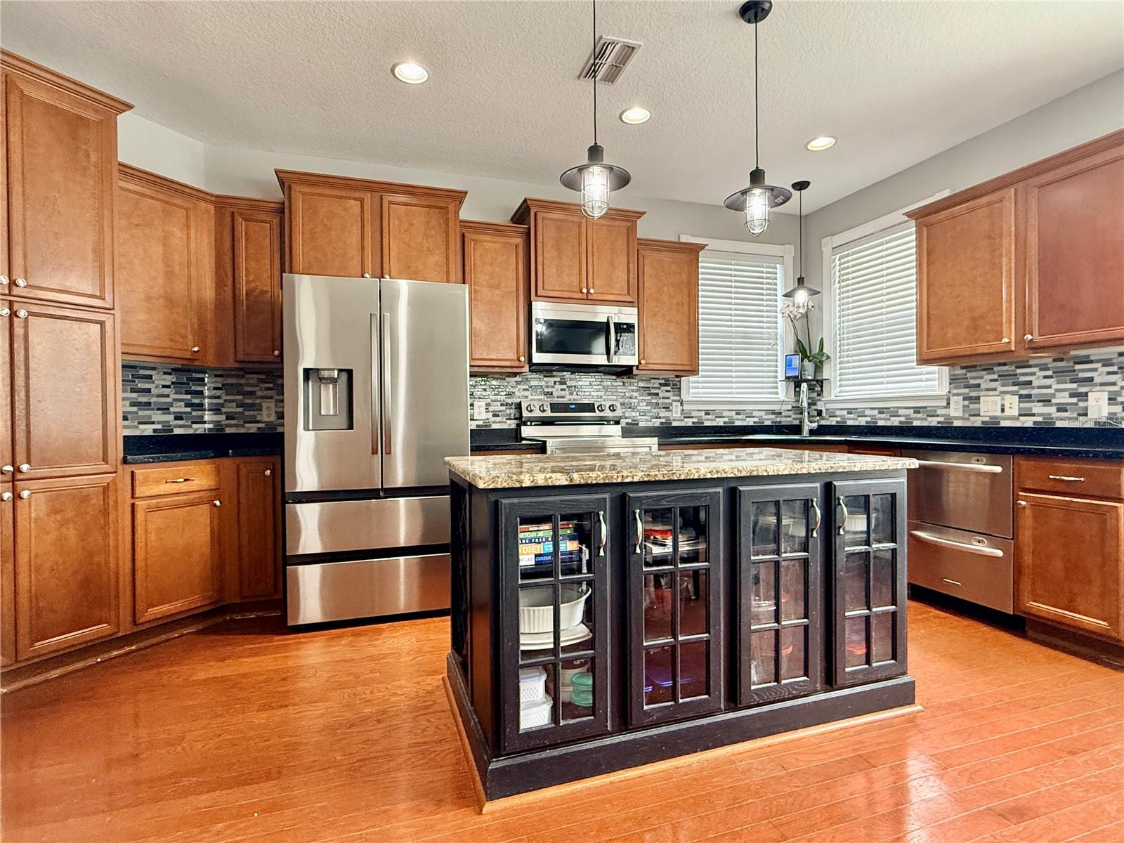 Image 9 of 26 For 34834 Redding Lane