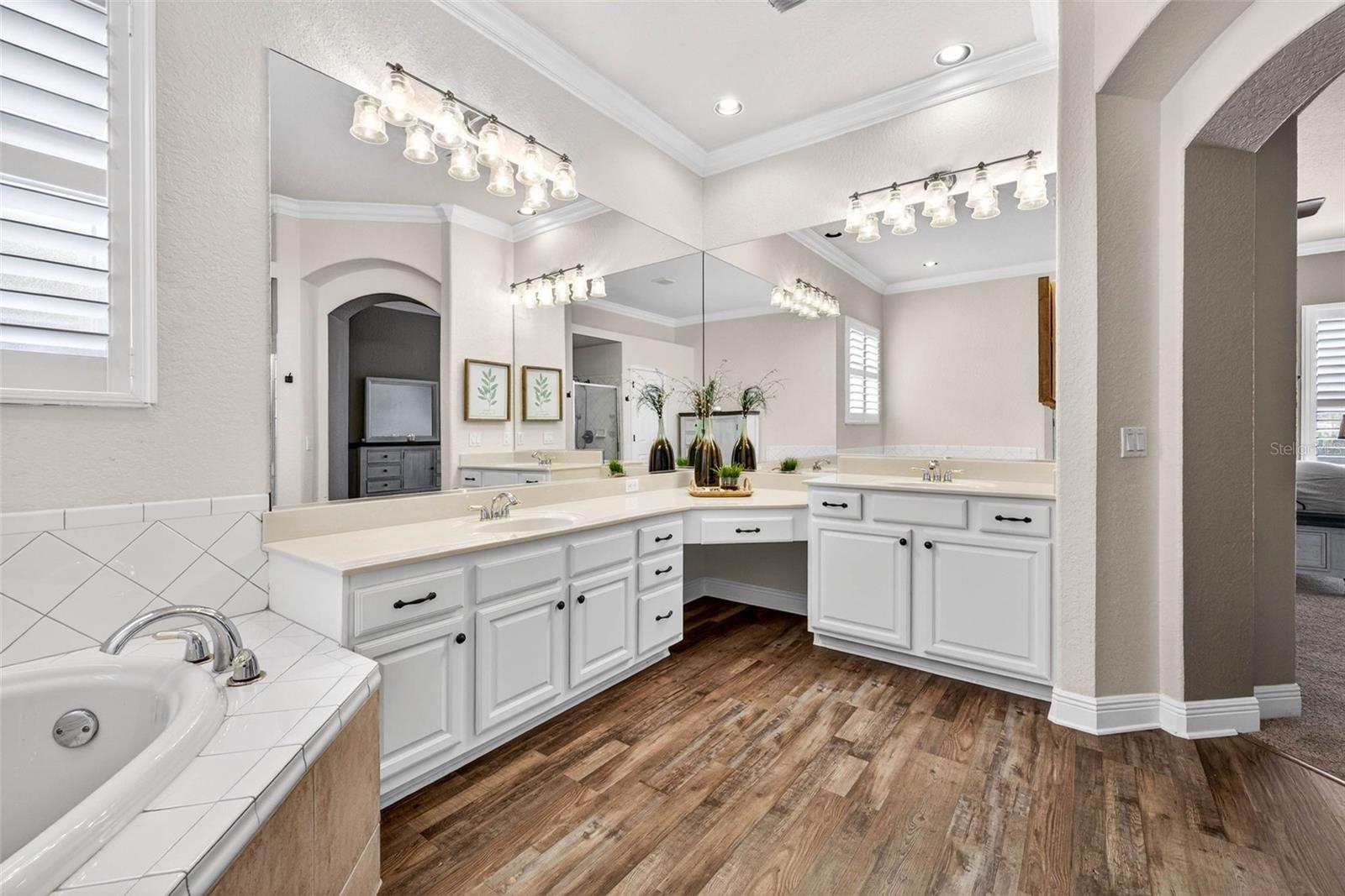 Image 38 of 87 For 5905 Cherry Oak Drive