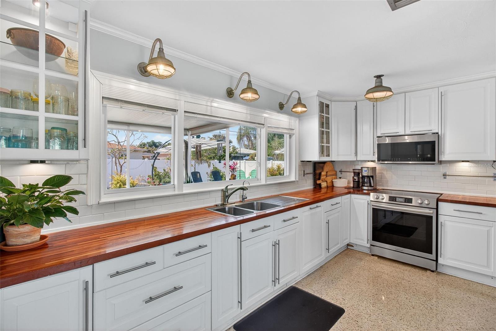 Image 16 of 37 For 5214 25th Avenue N