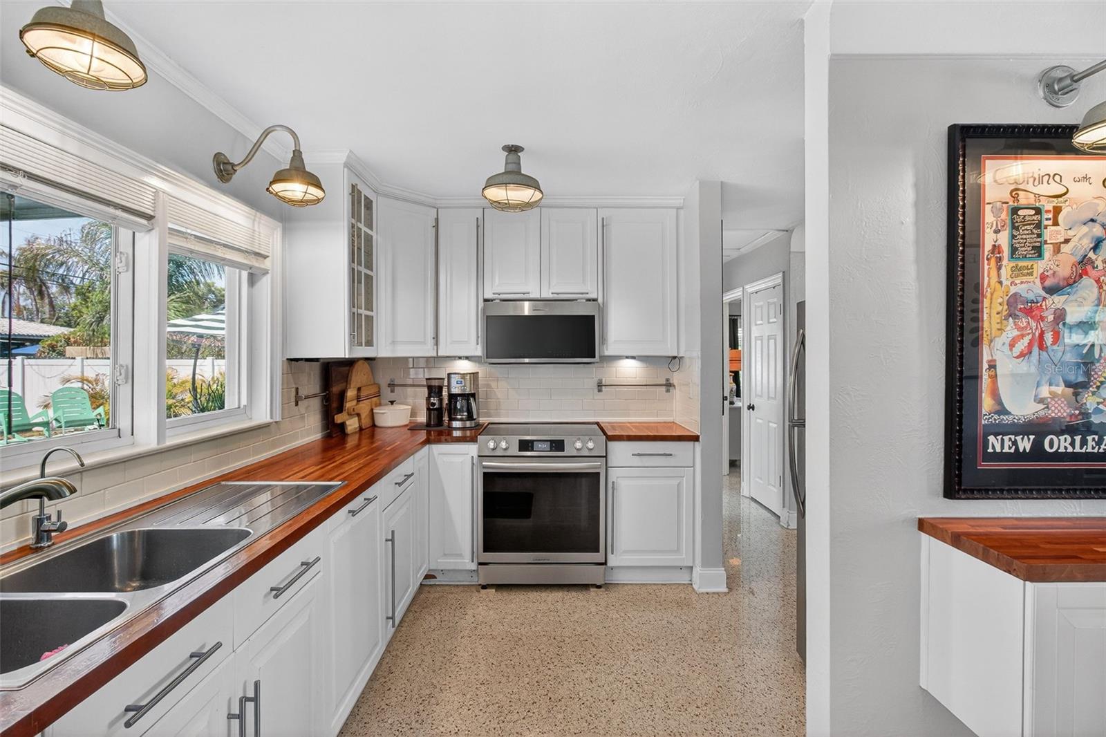 Image 18 of 37 For 5214 25th Avenue N