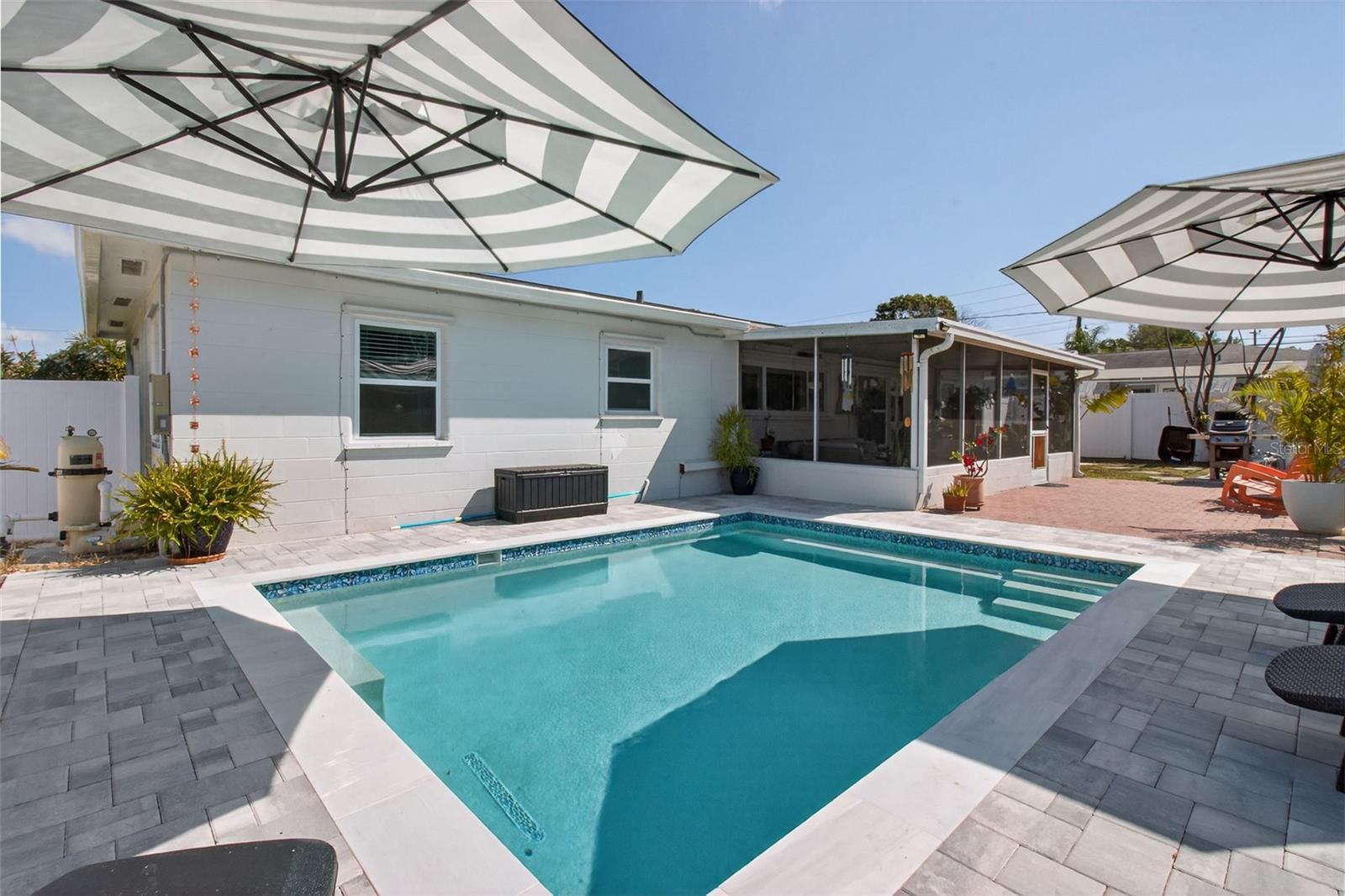 Image 7 of 37 For 5214 25th Avenue N