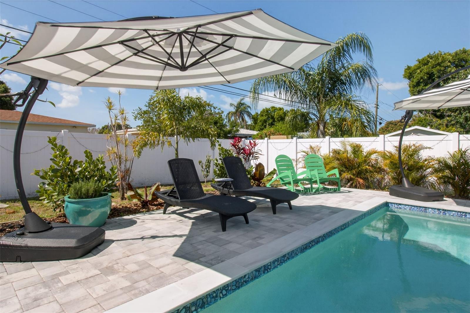 Image 8 of 37 For 5214 25th Avenue N