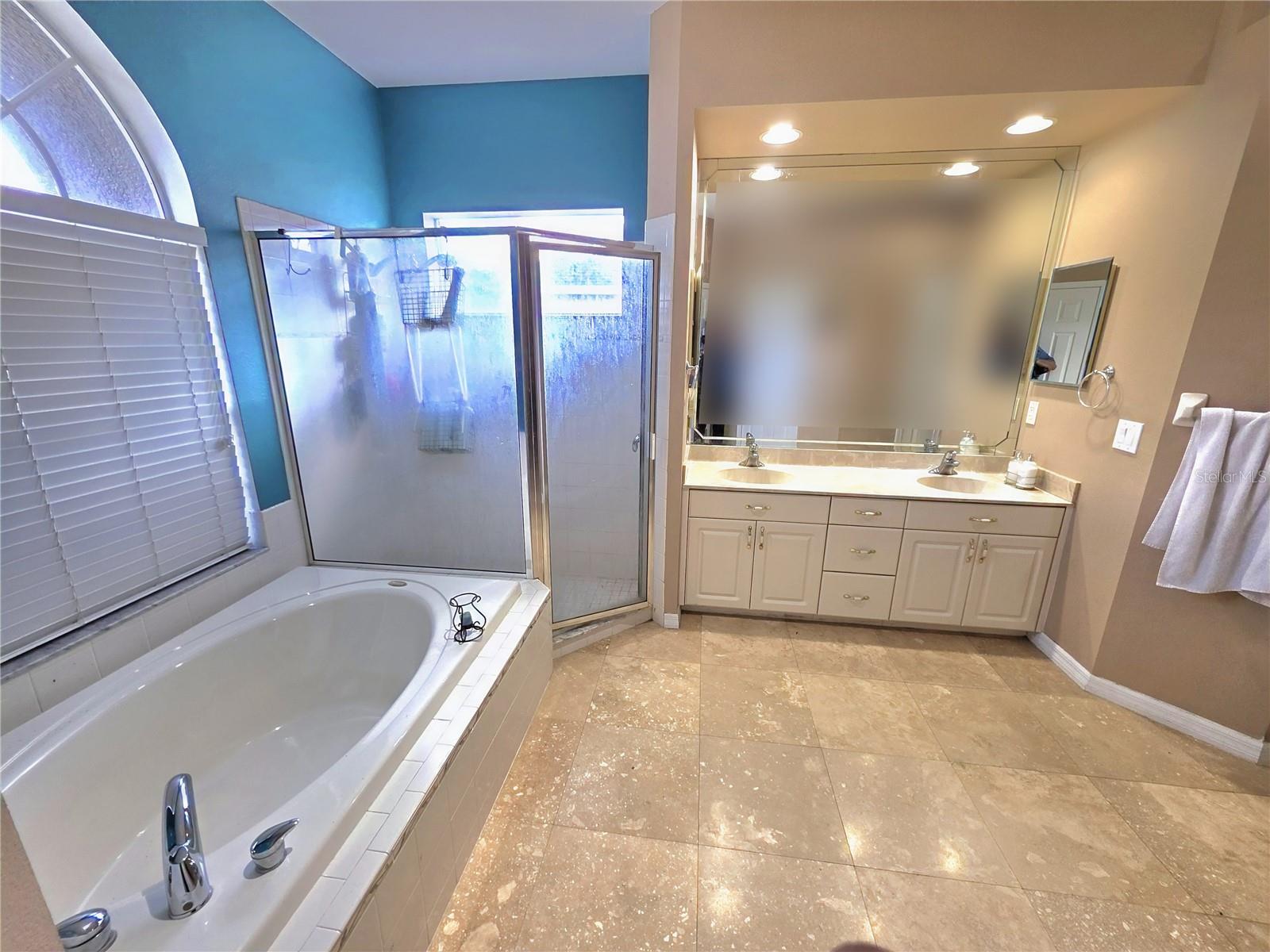 Image 14 of 23 For 7927 Roundelay Drive