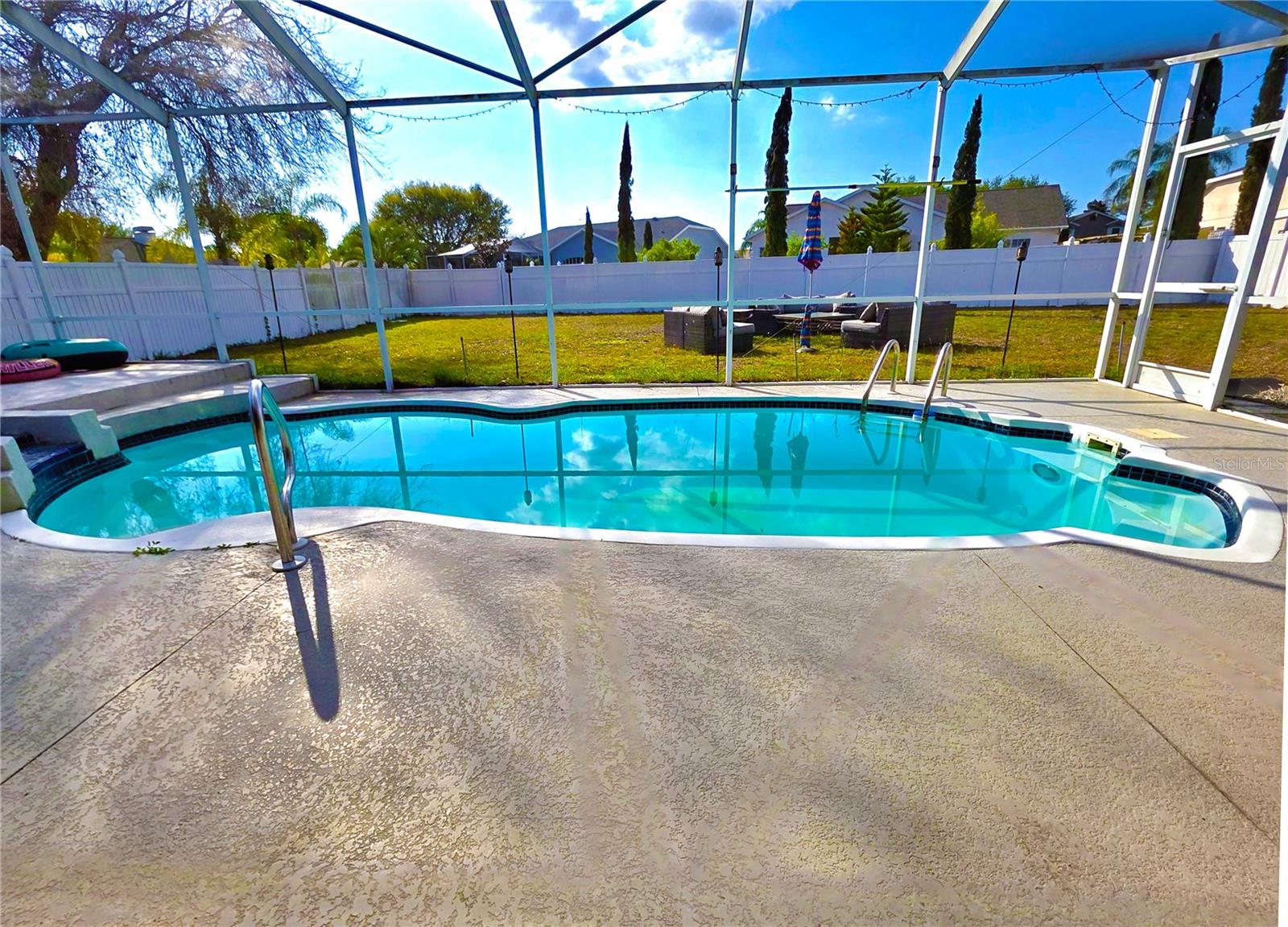 Image 5 of 23 For 7927 Roundelay Drive