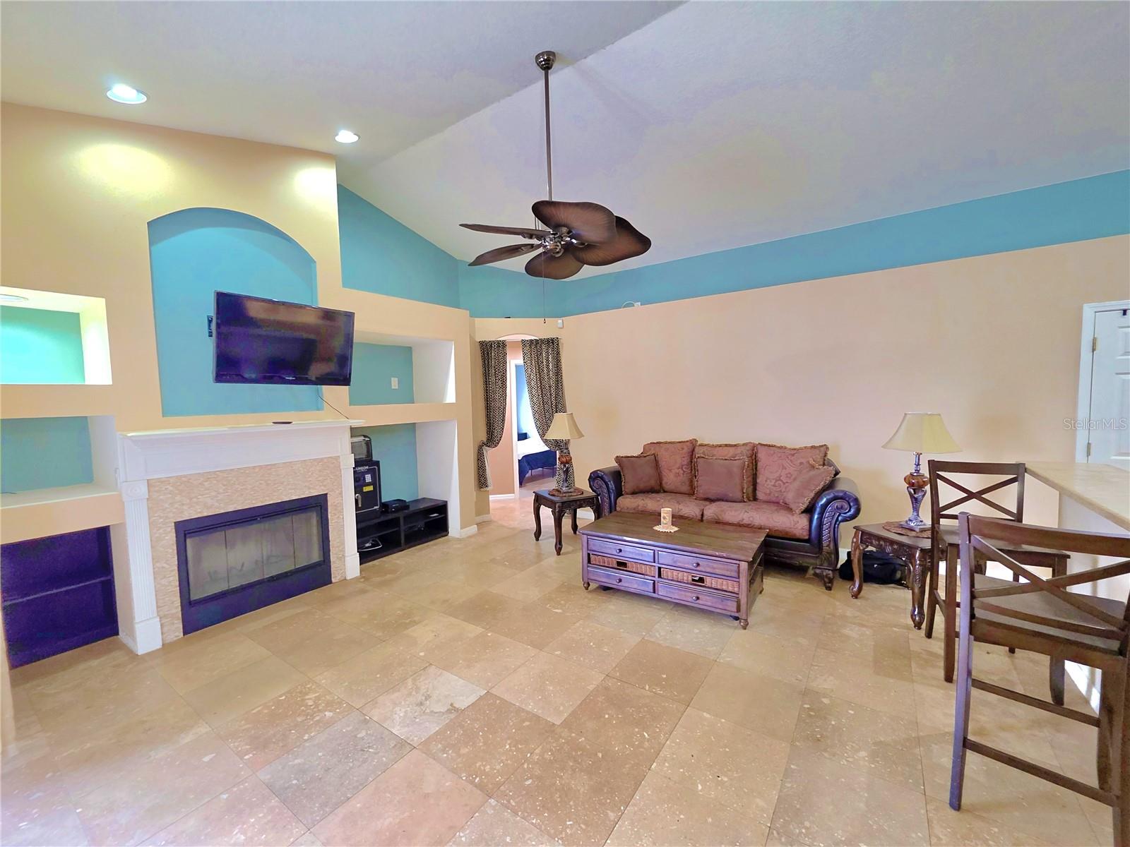 Image 7 of 23 For 7927 Roundelay Drive