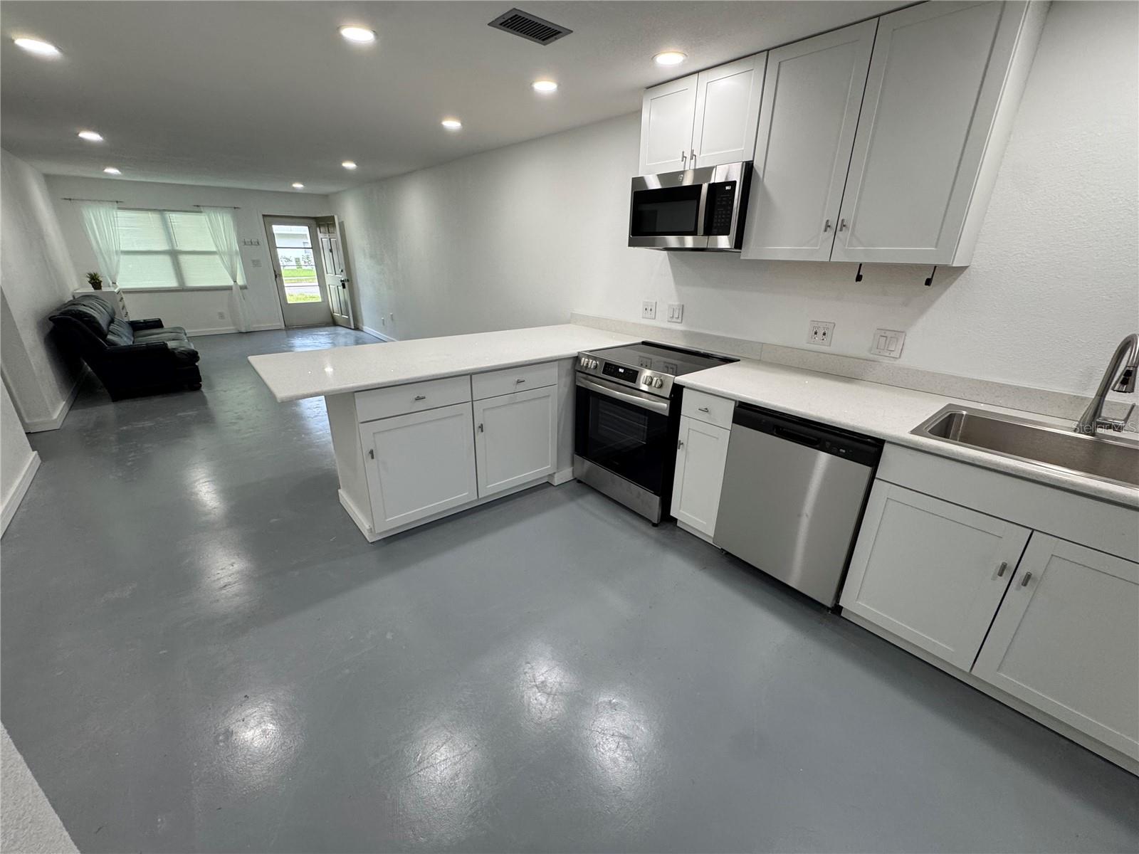 Image 21 of 21 For 5720 13th Avenue N 106b