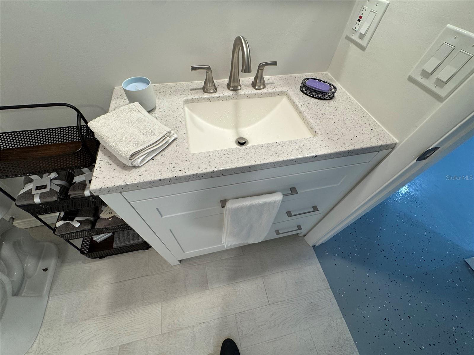 Image 4 of 21 For 5720 13th Avenue N 106b