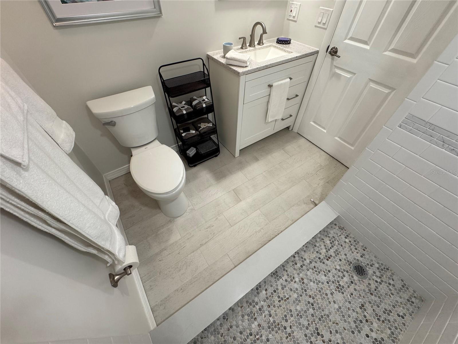 Image 7 of 21 For 5720 13th Avenue N 106b