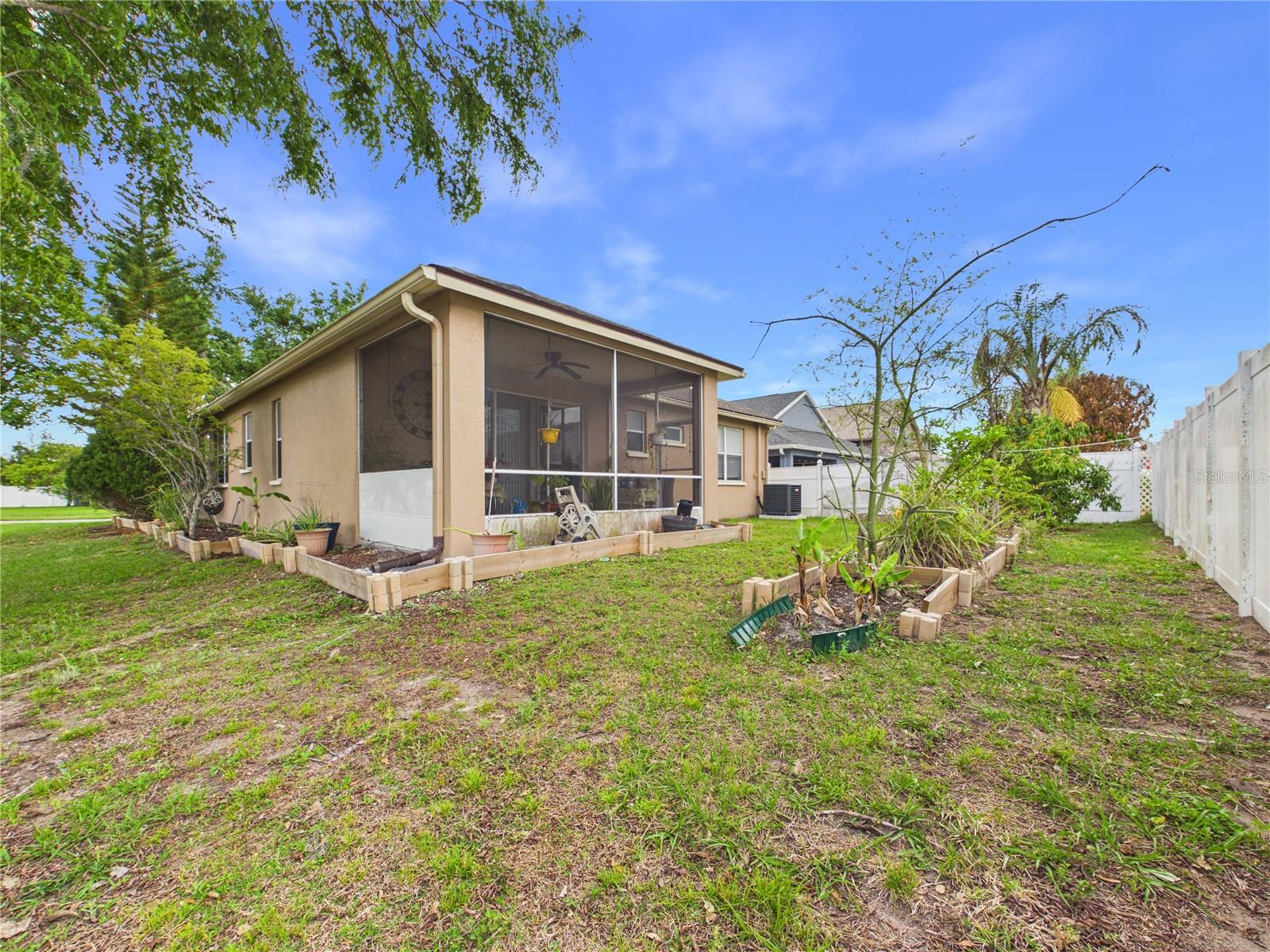 Image 48 of 52 For 17353 Lawn Orchid Loop