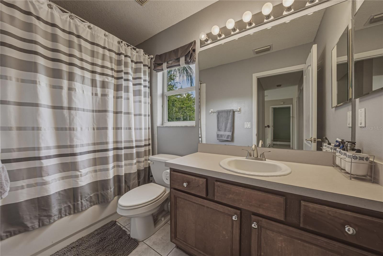 Image 50 of 86 For 5104 Whispering Leaf Trail