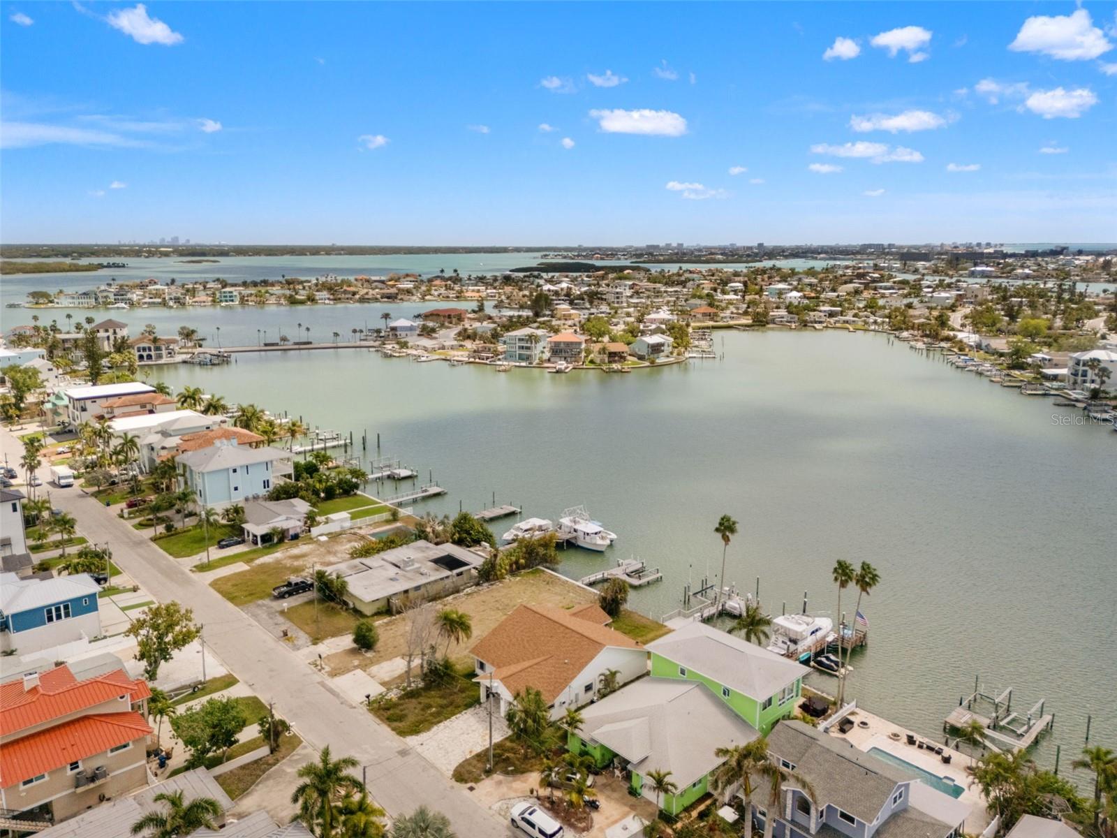 Image 6 of 9 For 811 Bay Point Drive