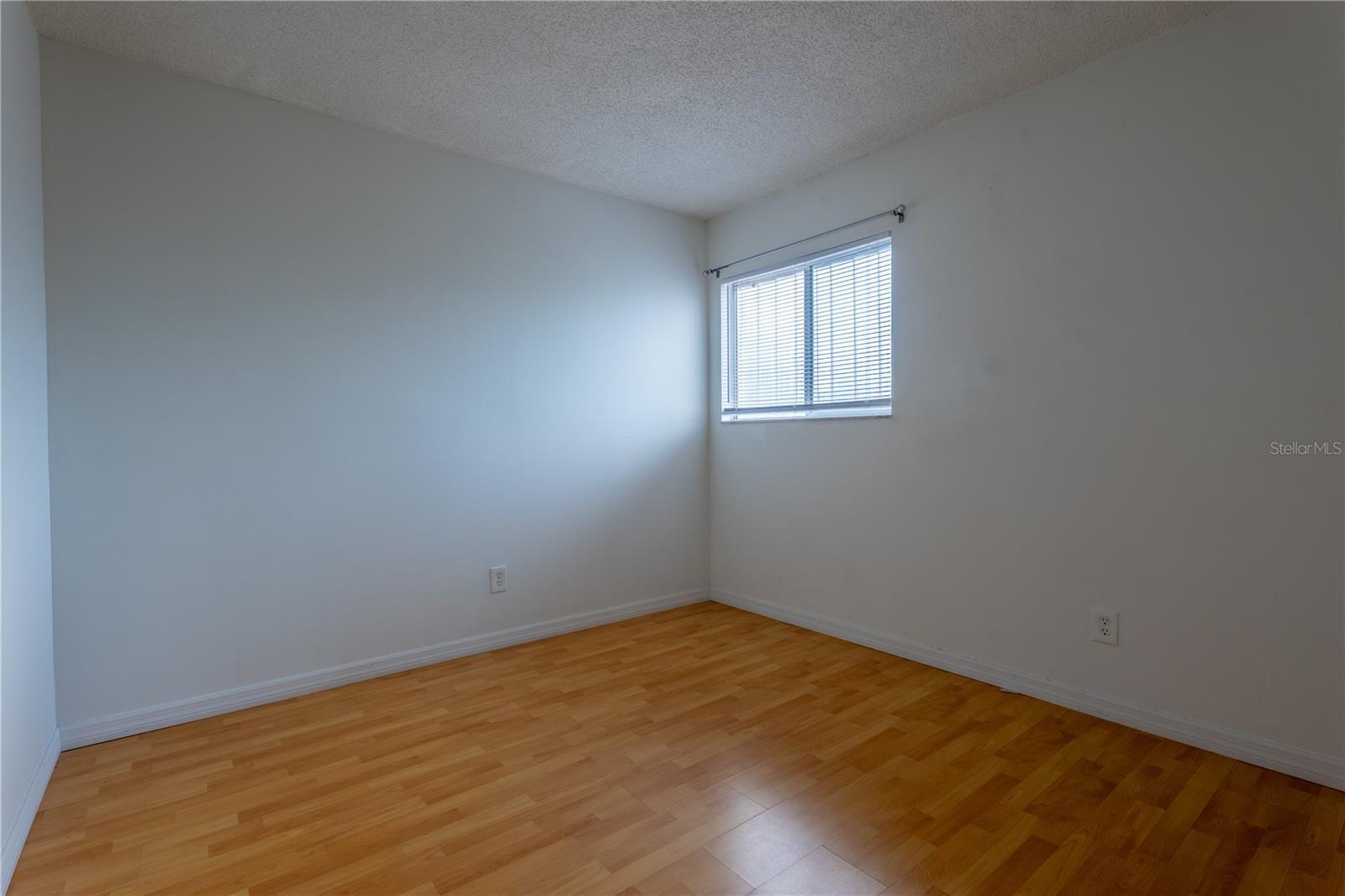 Image 23 of 29 For 6860 Whitman Court 32b