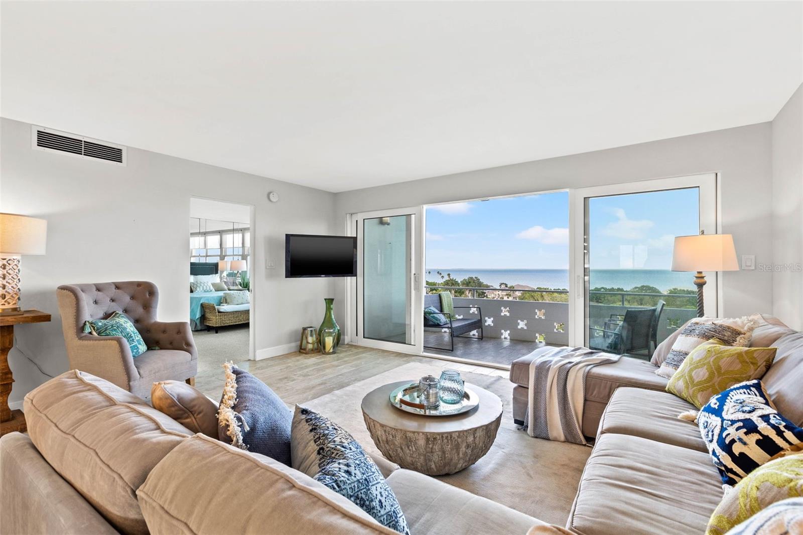 Image 4 of 42 For 1365 Snell Isle Boulevard Ne 8d