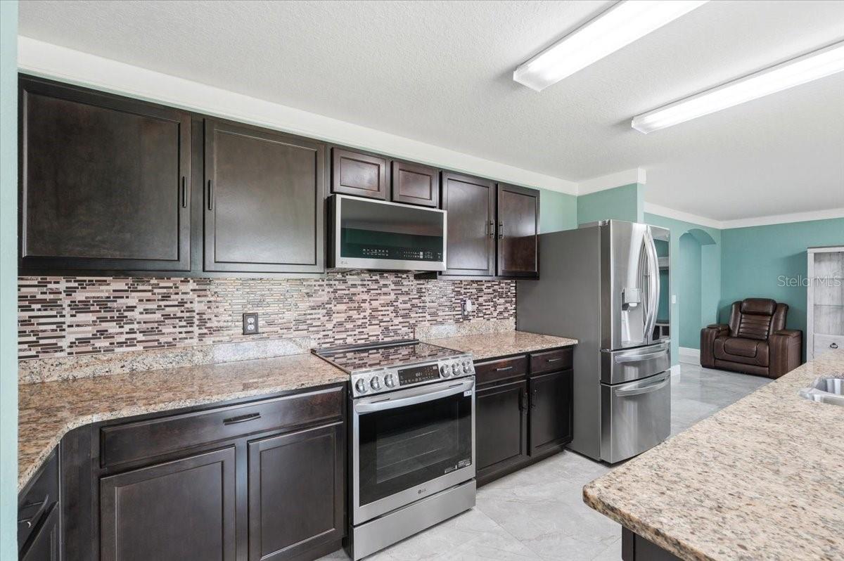 Image 12 of 41 For 6431 Como Place