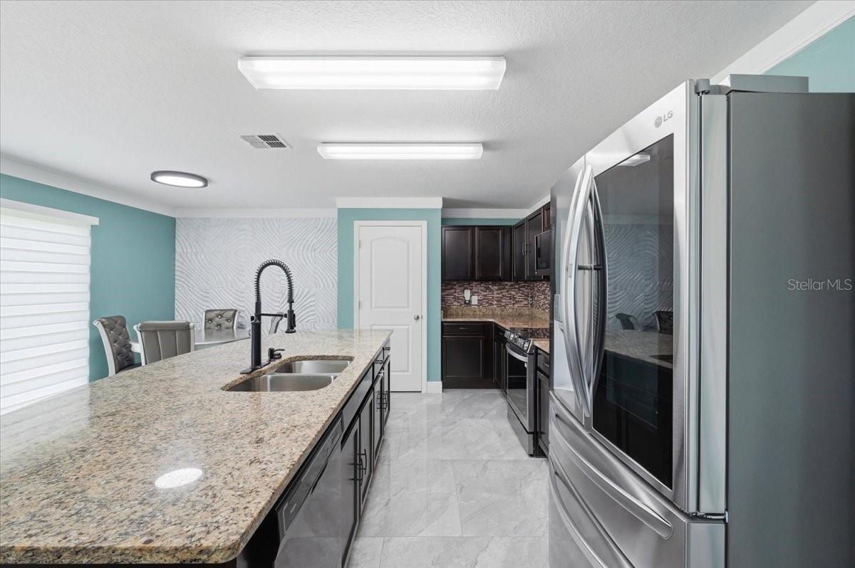 Image 13 of 41 For 6431 Como Place