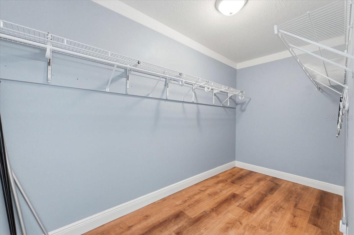 Image 23 of 41 For 6431 Como Place