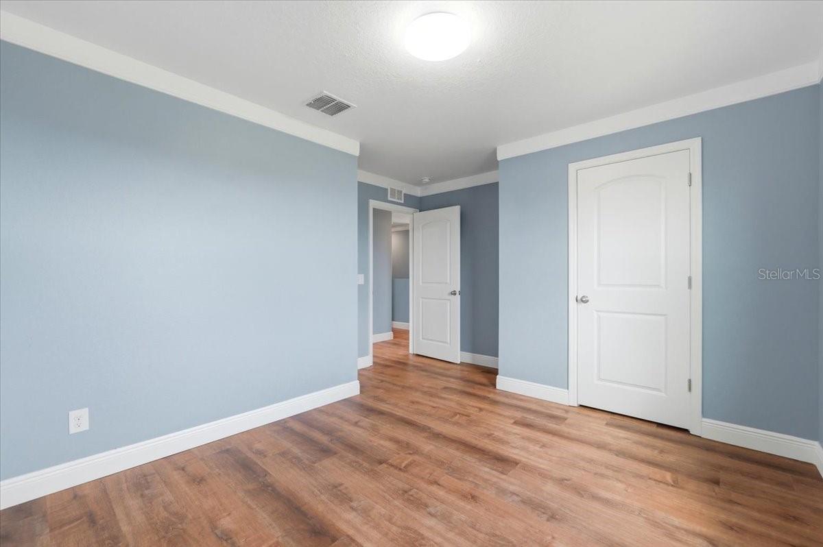 Image 26 of 41 For 6431 Como Place