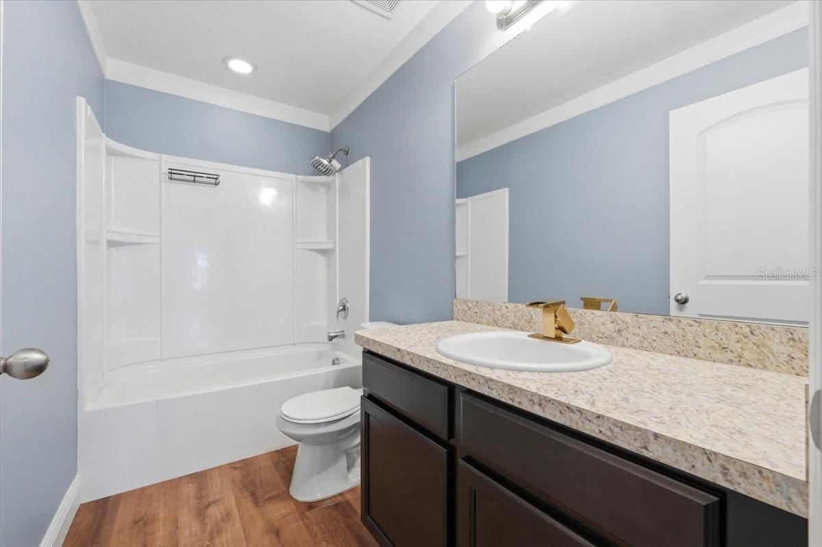 Image 29 of 41 For 6431 Como Place