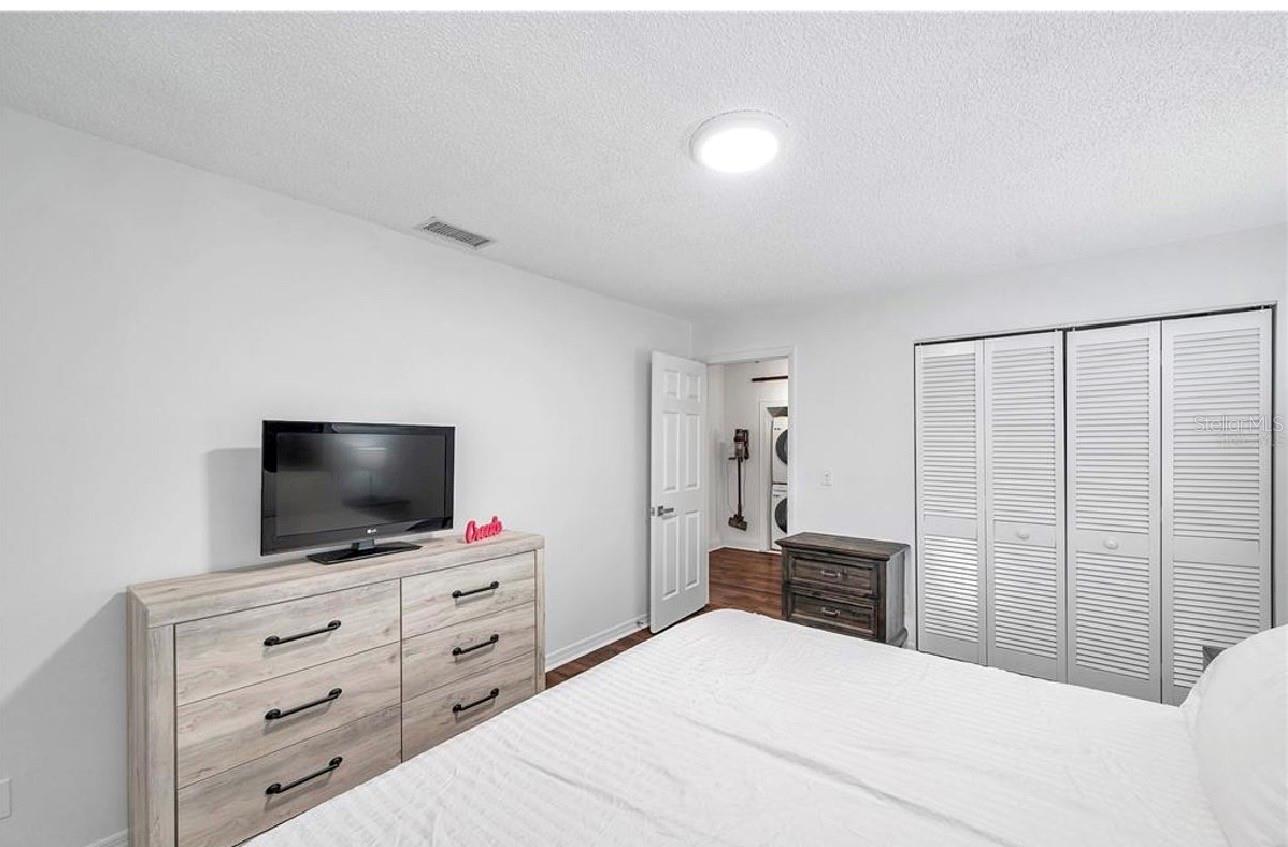 Image 18 of 34 For 2873 Sarah Drive