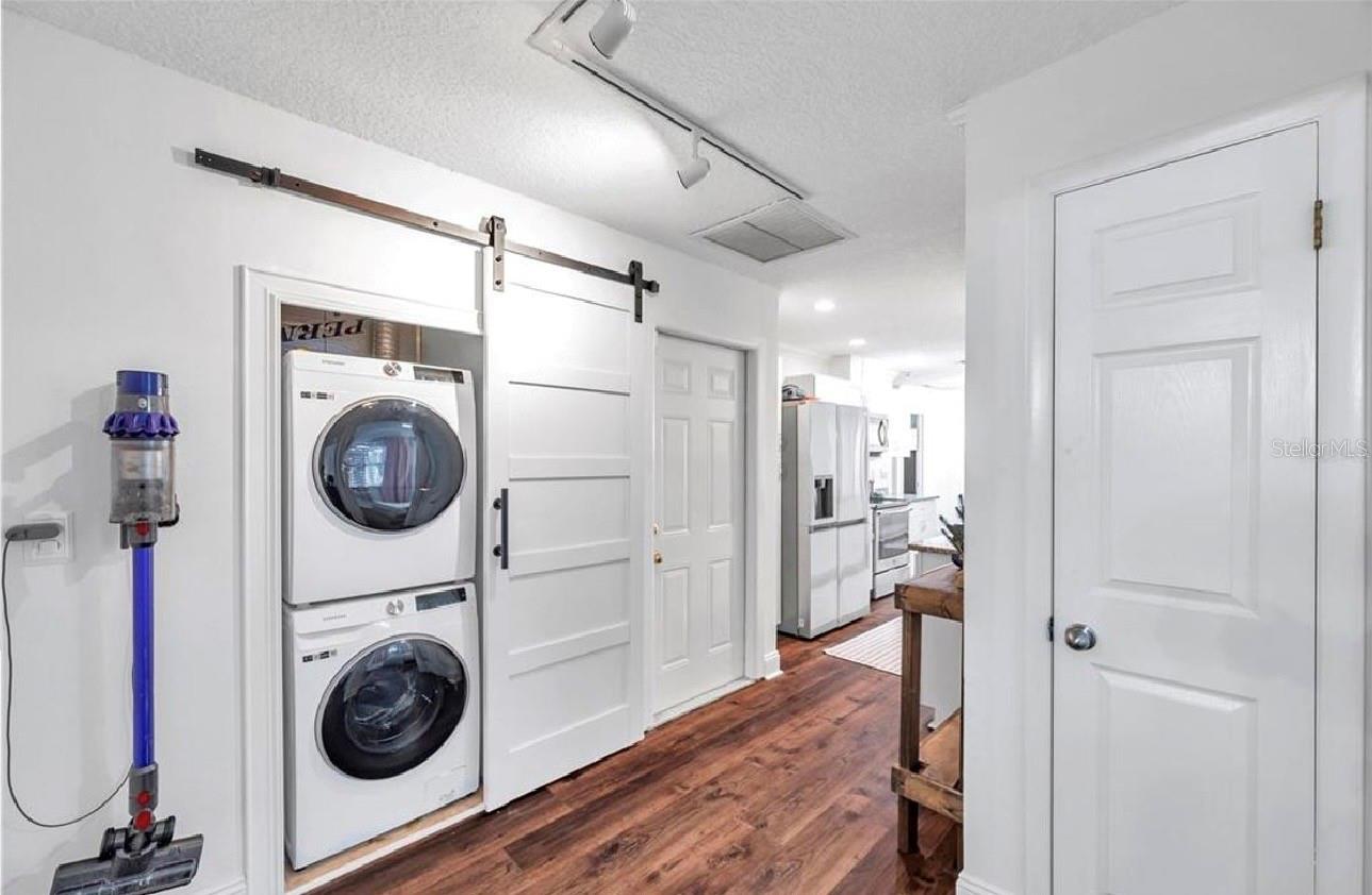 Image 19 of 34 For 2873 Sarah Drive