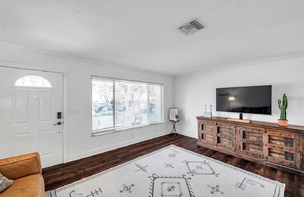 Image 4 of 34 For 2873 Sarah Drive