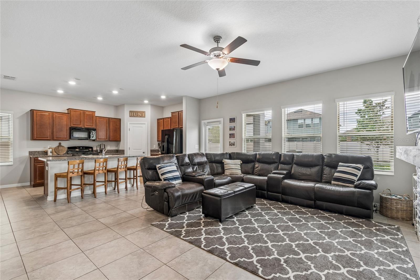 Image 6 of 51 For 8955 Shadyside Lane