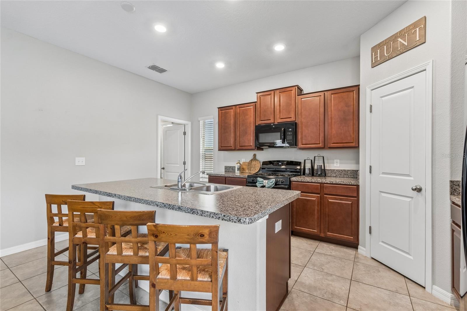 Image 9 of 51 For 8955 Shadyside Lane