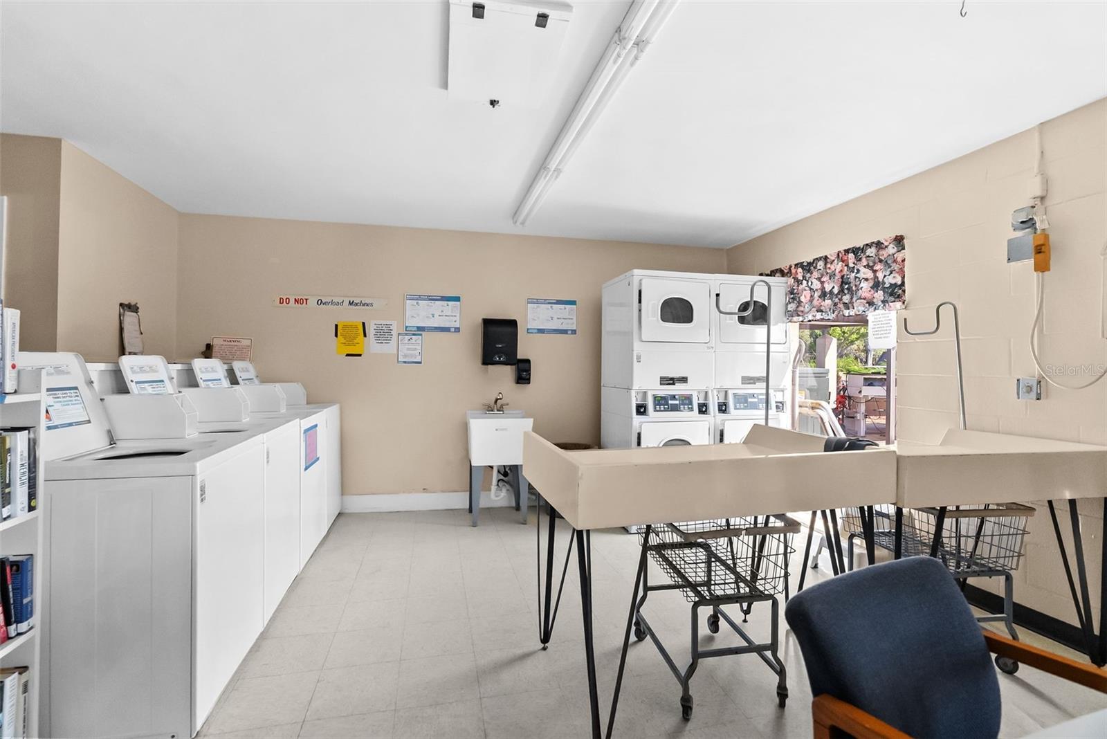 Image 42 of 47 For 4129 Stratford Drive 4129