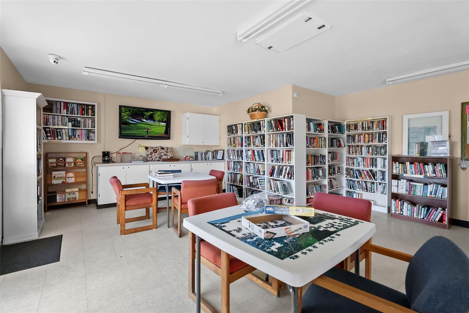 Image 43 of 47 For 4129 Stratford Drive 4129