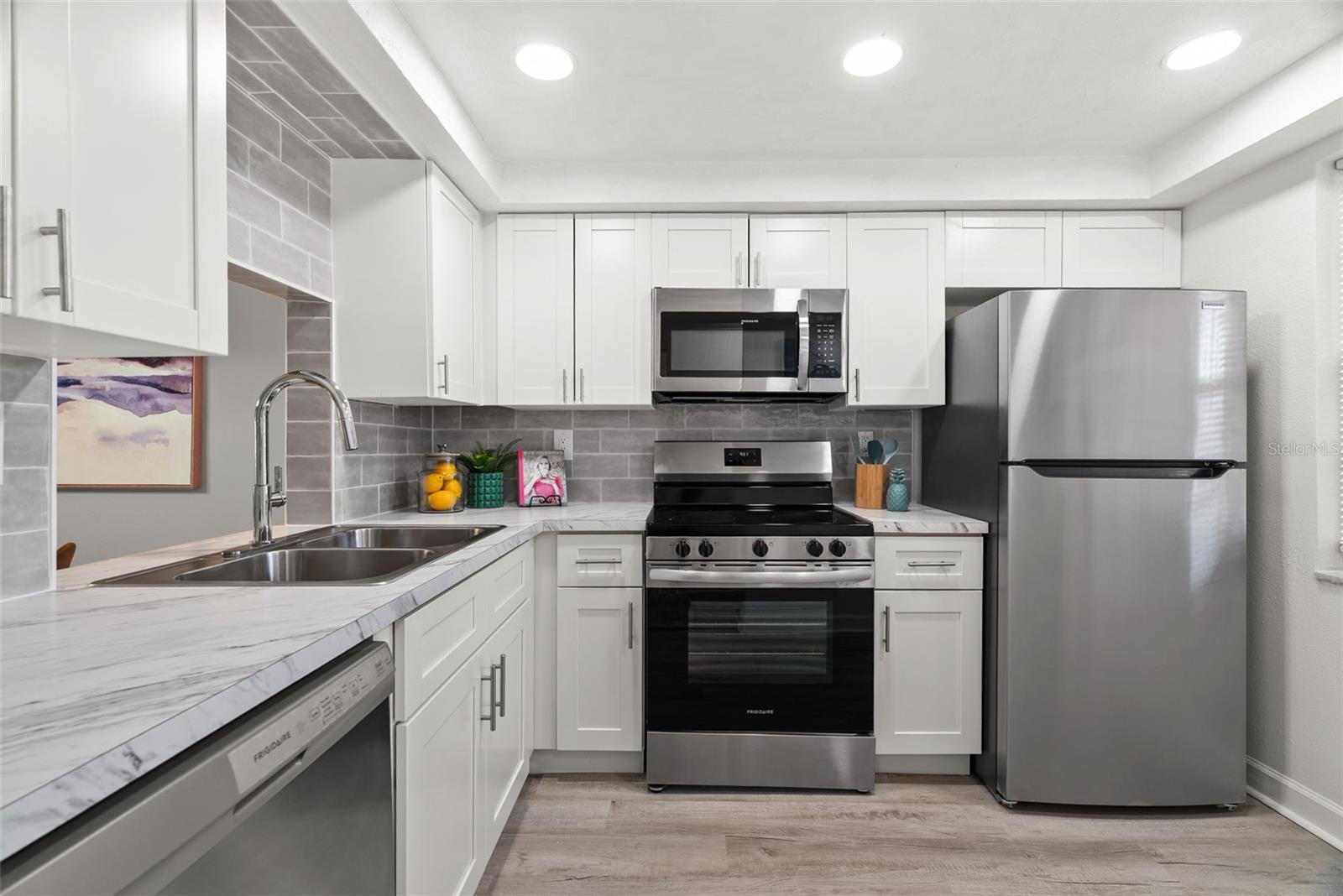 Image 6 of 47 For 4129 Stratford Drive 4129