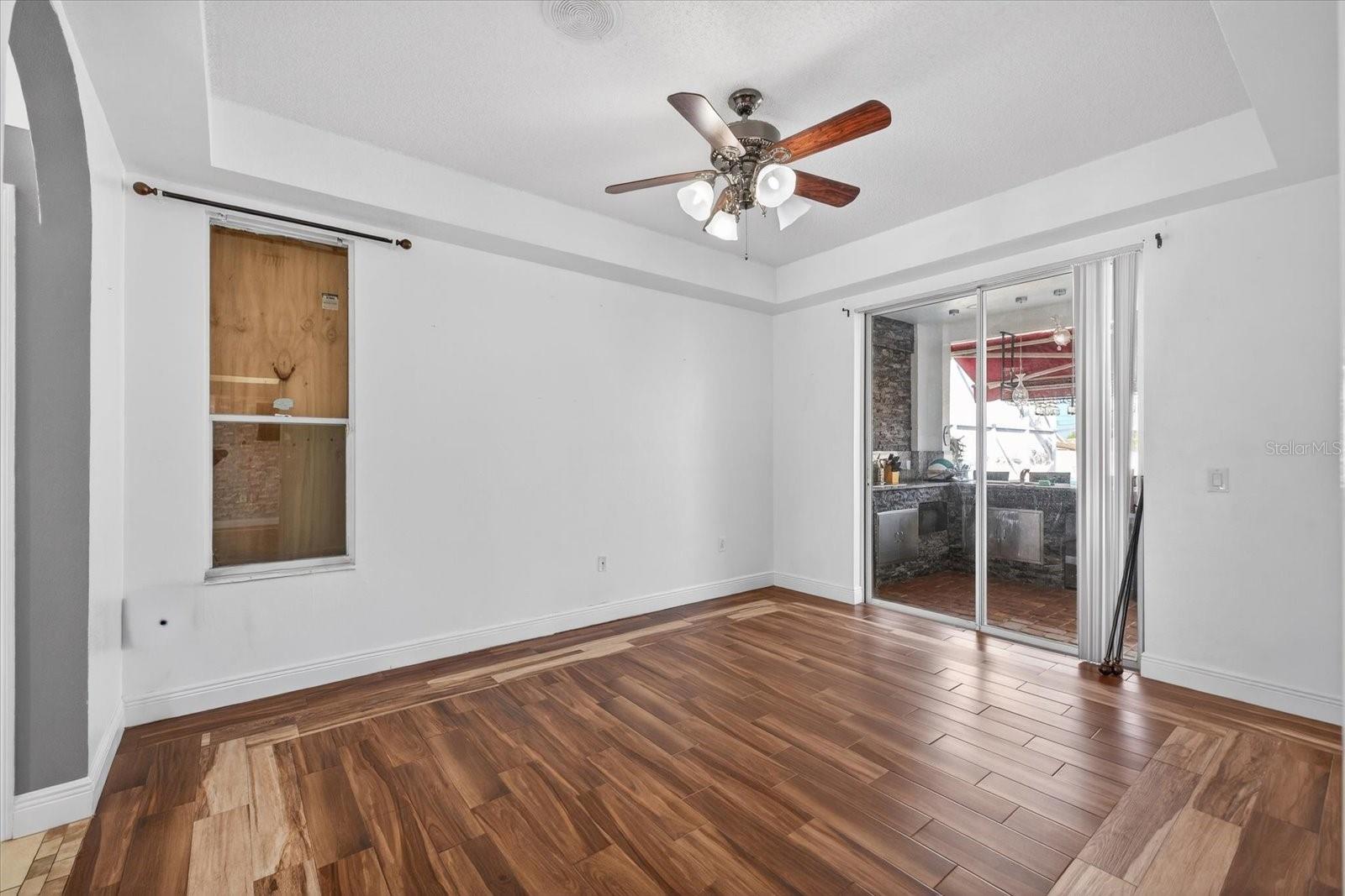 Image 14 of 54 For 4613 Mariner Boulevard