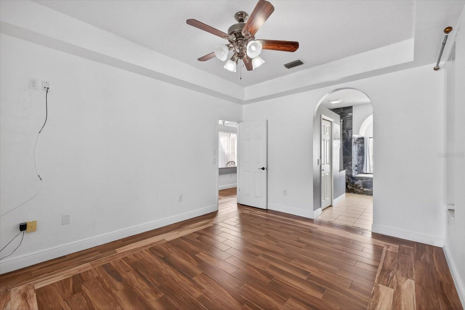 Image 16 of 54 For 4613 Mariner Boulevard