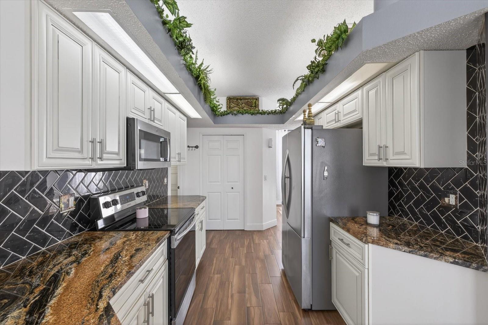 Image 29 of 54 For 4613 Mariner Boulevard