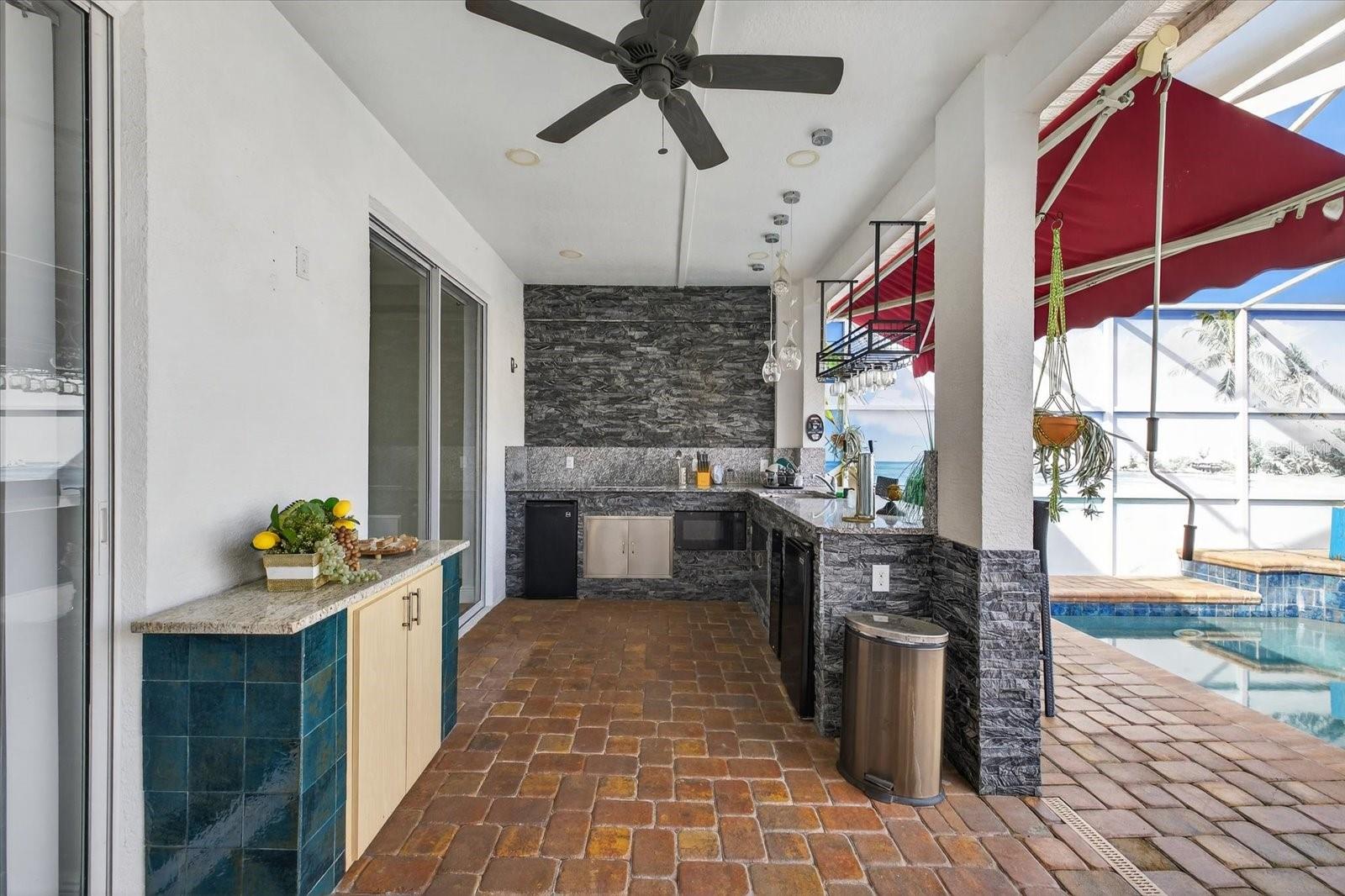 Image 39 of 54 For 4613 Mariner Boulevard