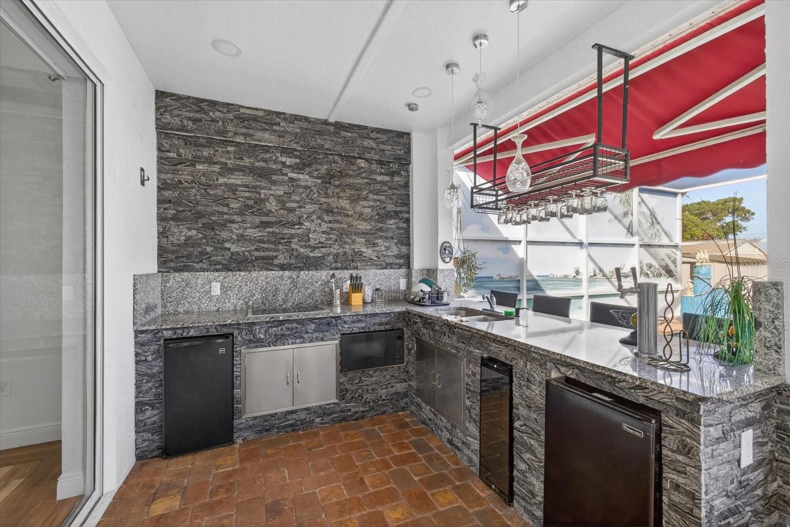 Image 40 of 54 For 4613 Mariner Boulevard