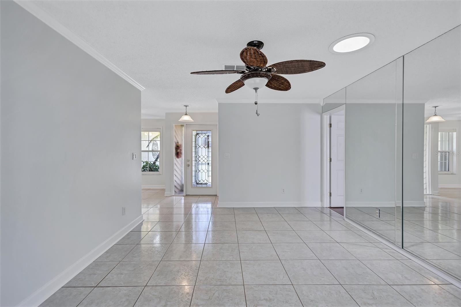 Listing photo id 20 for 1735 Aberdeen Court