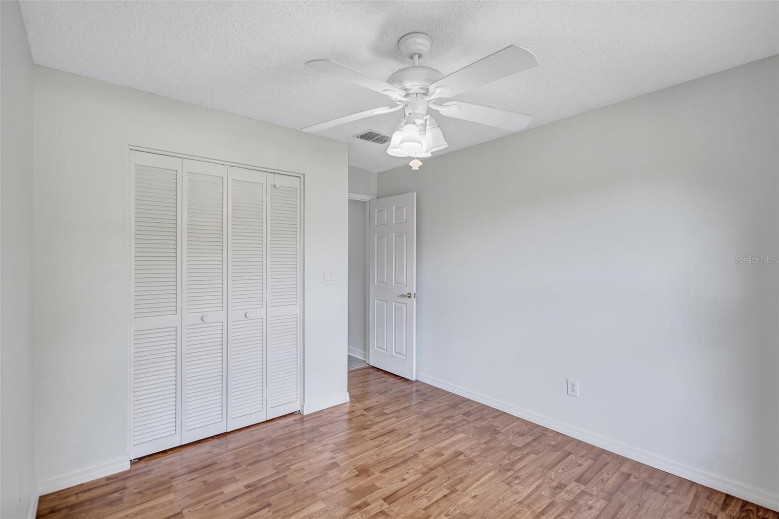 Listing photo id 22 for 1735 Aberdeen Court