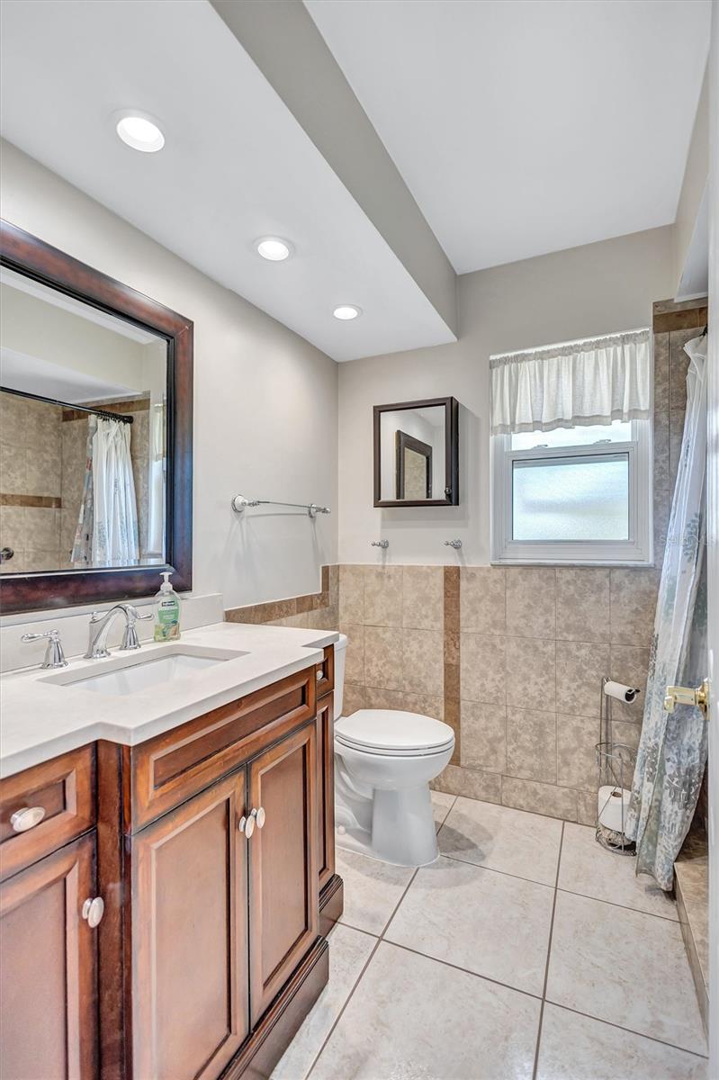 Listing photo id 25 for 1735 Aberdeen Court