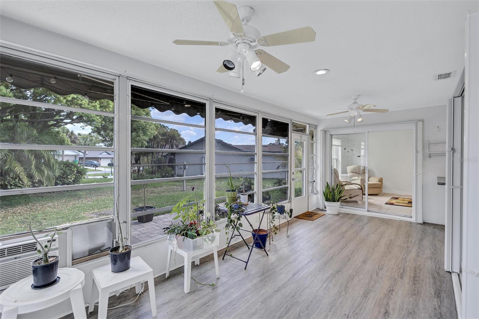 Listing photo id 27 for 1735 Aberdeen Court